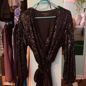 Eloquii blk sequin dress with velvet belt. Worn once, very sexy and shimmery